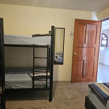 Blue Moon Hostel Antigua Room photo
