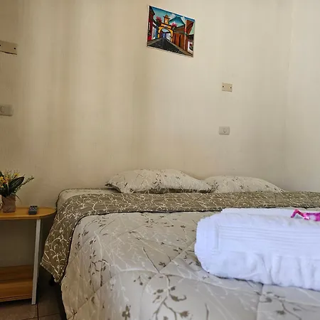 Blue Moon Hostel Antigua Room photo