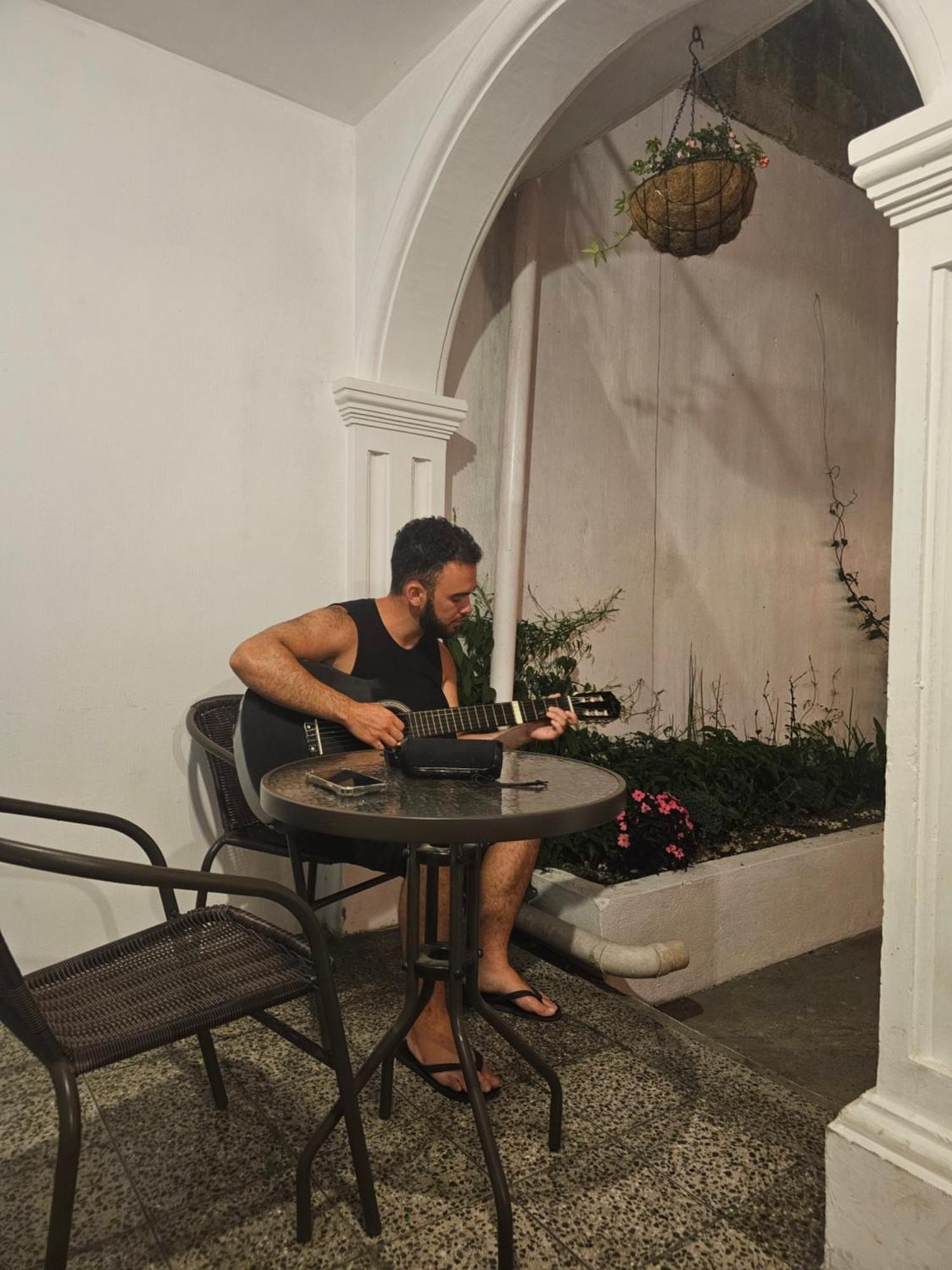 Guest house Blue Moon Antigua