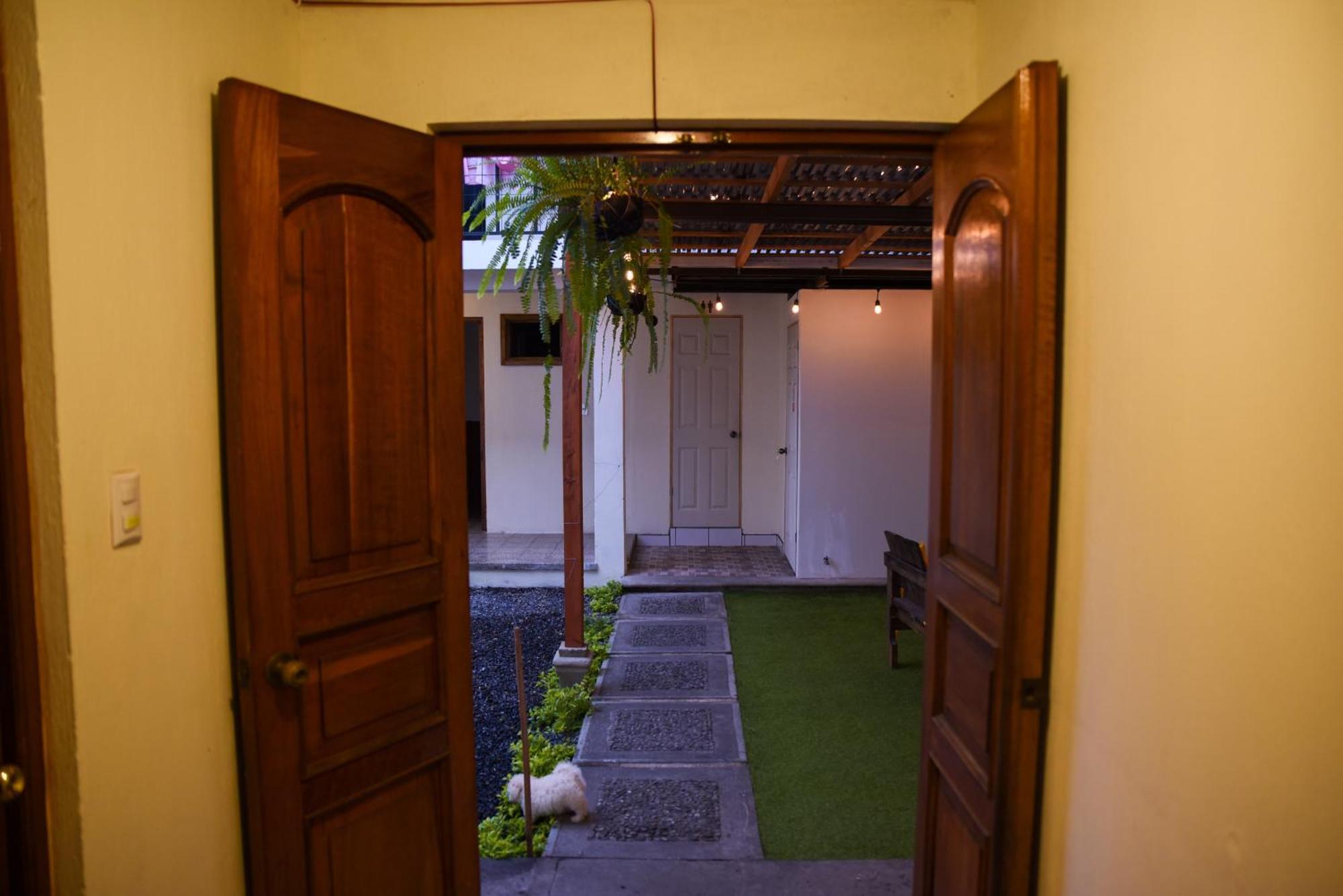 Guest house Blue Moon Antigua